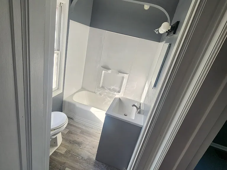 1725 E High St #1725 — Photo 7