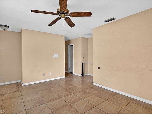 5th image of 2737 Baynard Dr