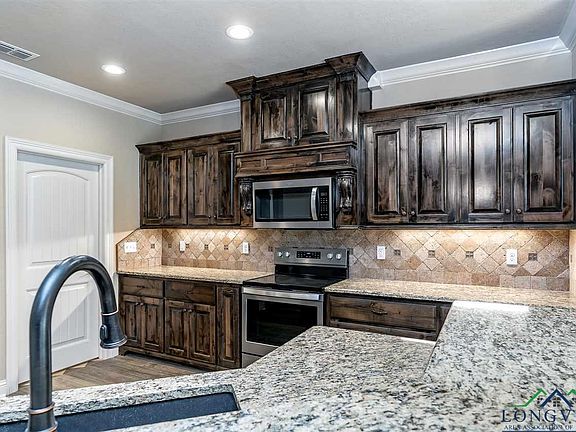 5th image of 8017 W Goforth