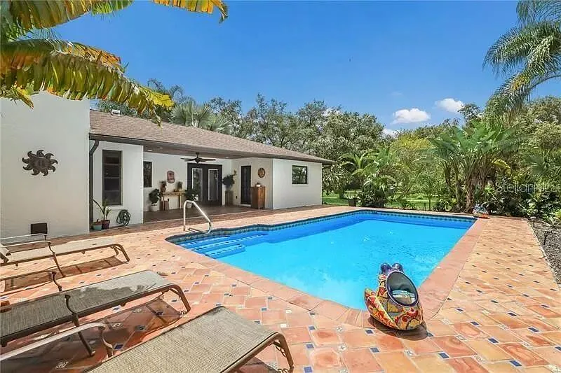 3 bed, 2.0 bath, 1682 sqft, $3,000 — Photo 4