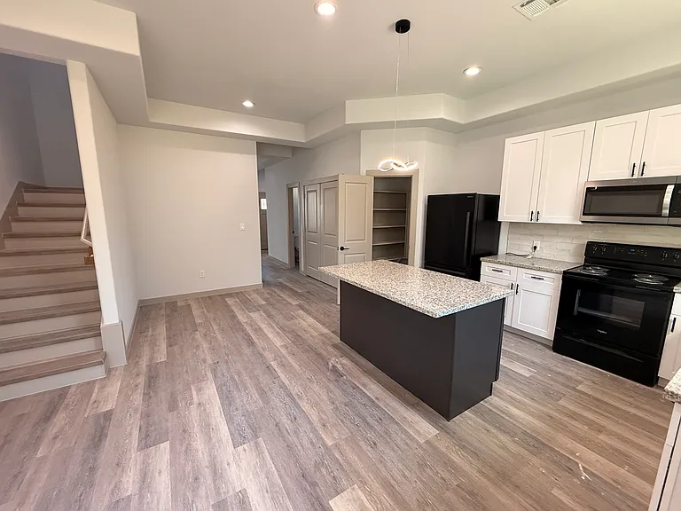 517 Wafer St #A — Photo 5