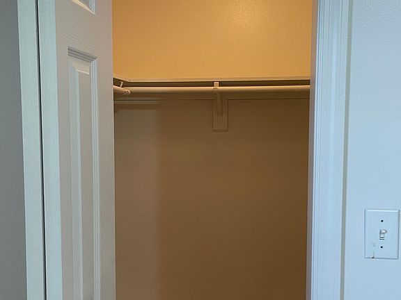 Master room walk-in closet