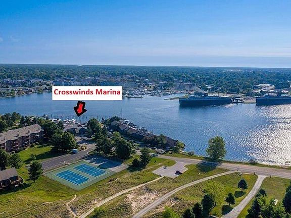 2nd image of 98 Harbor Dr #10