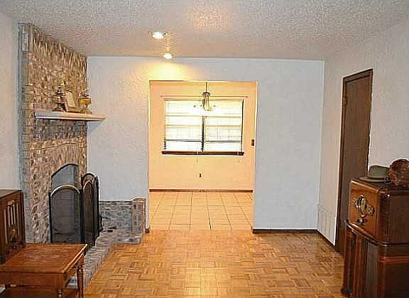 4th image of 621 N Markwell Ave