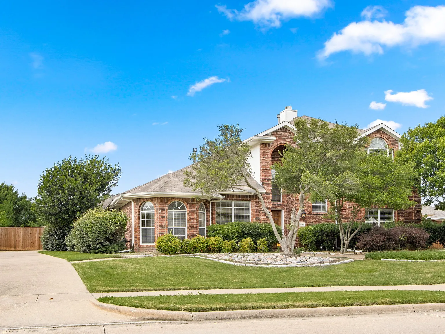 4 bed, 2847 sqft, $3,100 — Photo 3
