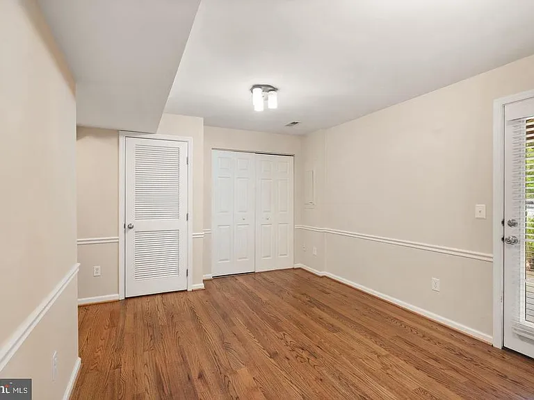 917 Rolfe Pl — Photo 50