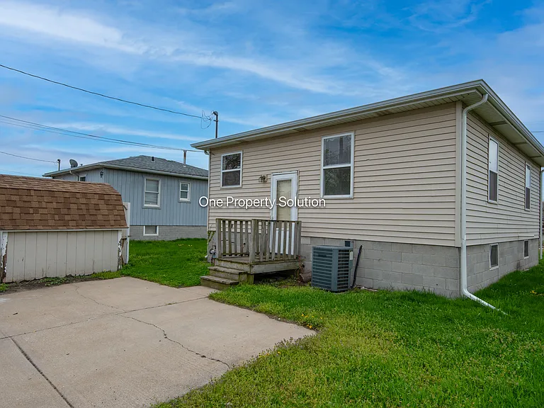 1227 Logan St — Photo 18