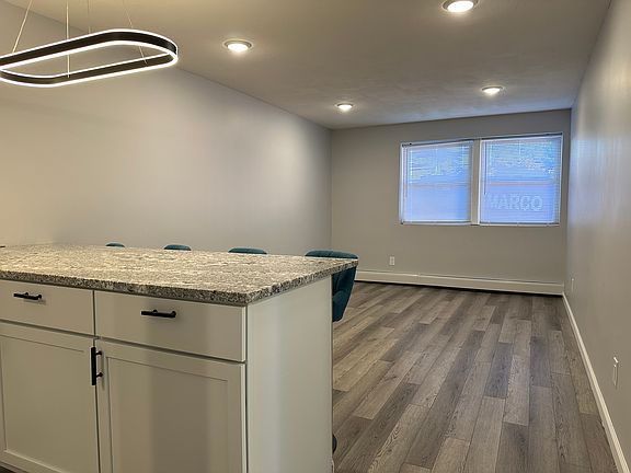 5th image of 314 Oak St #19