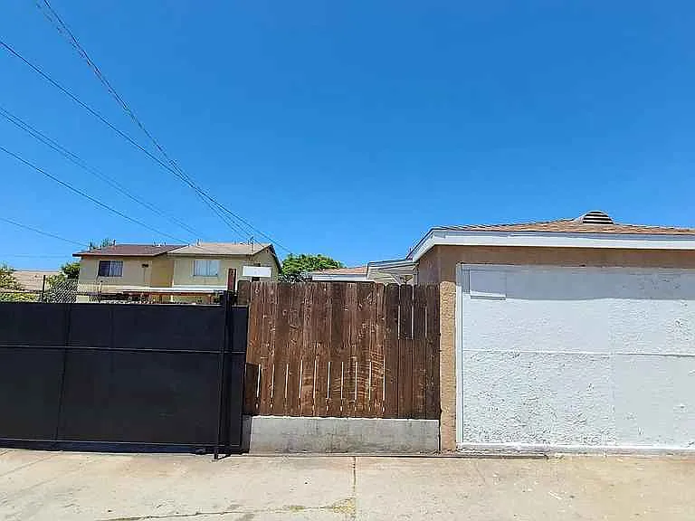 3133 Clay Avenue #B - 1 — Photo 2