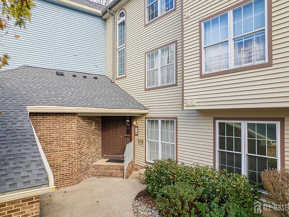 2nd image of 5071 Beech Ct