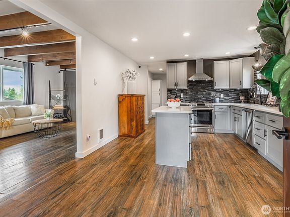 5th image of 25710 Pacific St