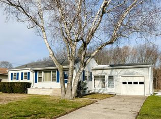 476 Aue Rd, Norton Shores, MI 49441