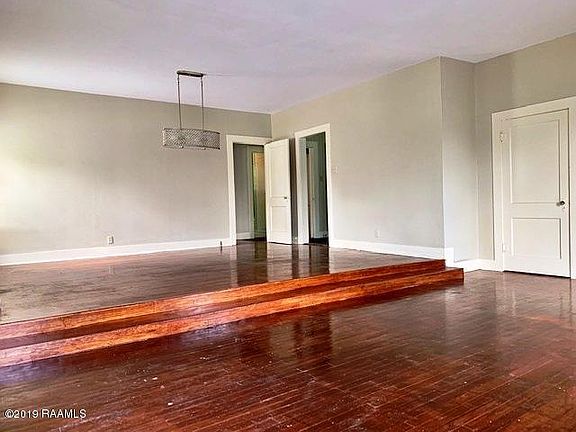 3rd image of 1003 W University Ave