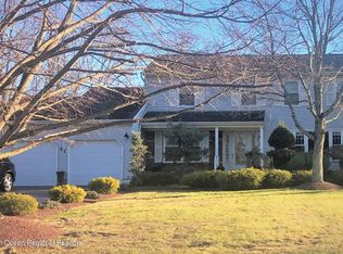 17 Apache Dr, Manalapan, NJ 07726