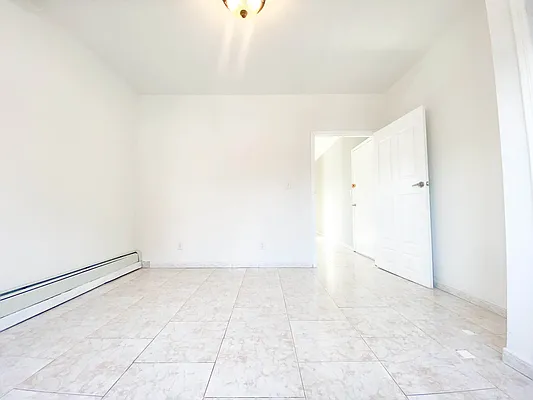 Rented by RealTegrity NY LLC | media 21