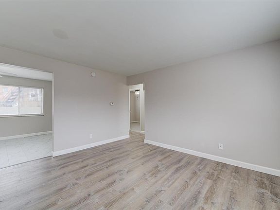 5th image of 10952 Saxonhall Dr