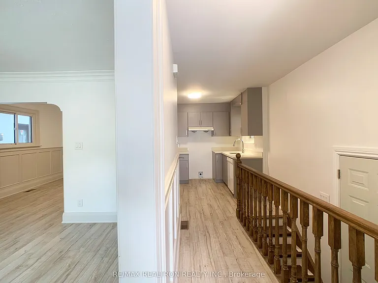 48 Mann Ave — Photo 10