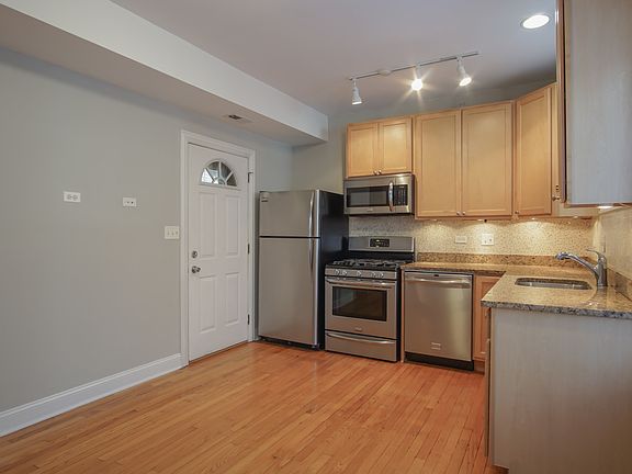 5th image of 2607 W Rosemont Ave #B
