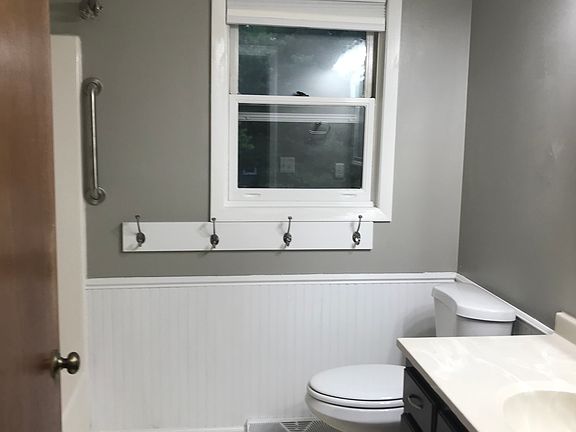 4th image of 629 Edmund St #A
