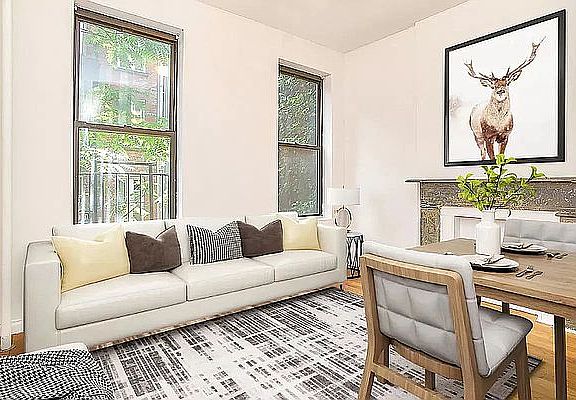 4th image of 8 Saint Marks Pl APT 16