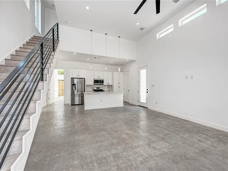 6111 Begonia Cir #1 — Photo 5