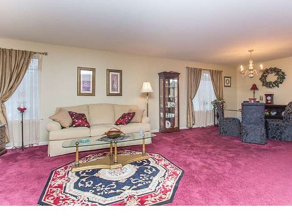 3rd image of 759 W Glenview Dr