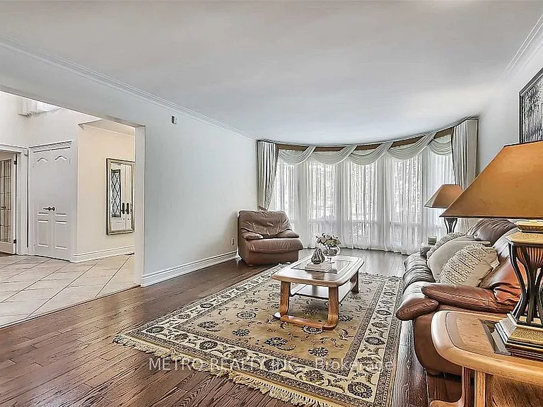 17 Twin Circle Ct #ENTIRE — Photo 5