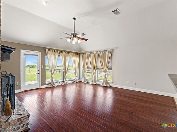4th image of 1428 Windcrest Dr