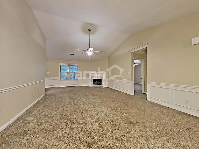 451 Bellingham Dr — Photo 7