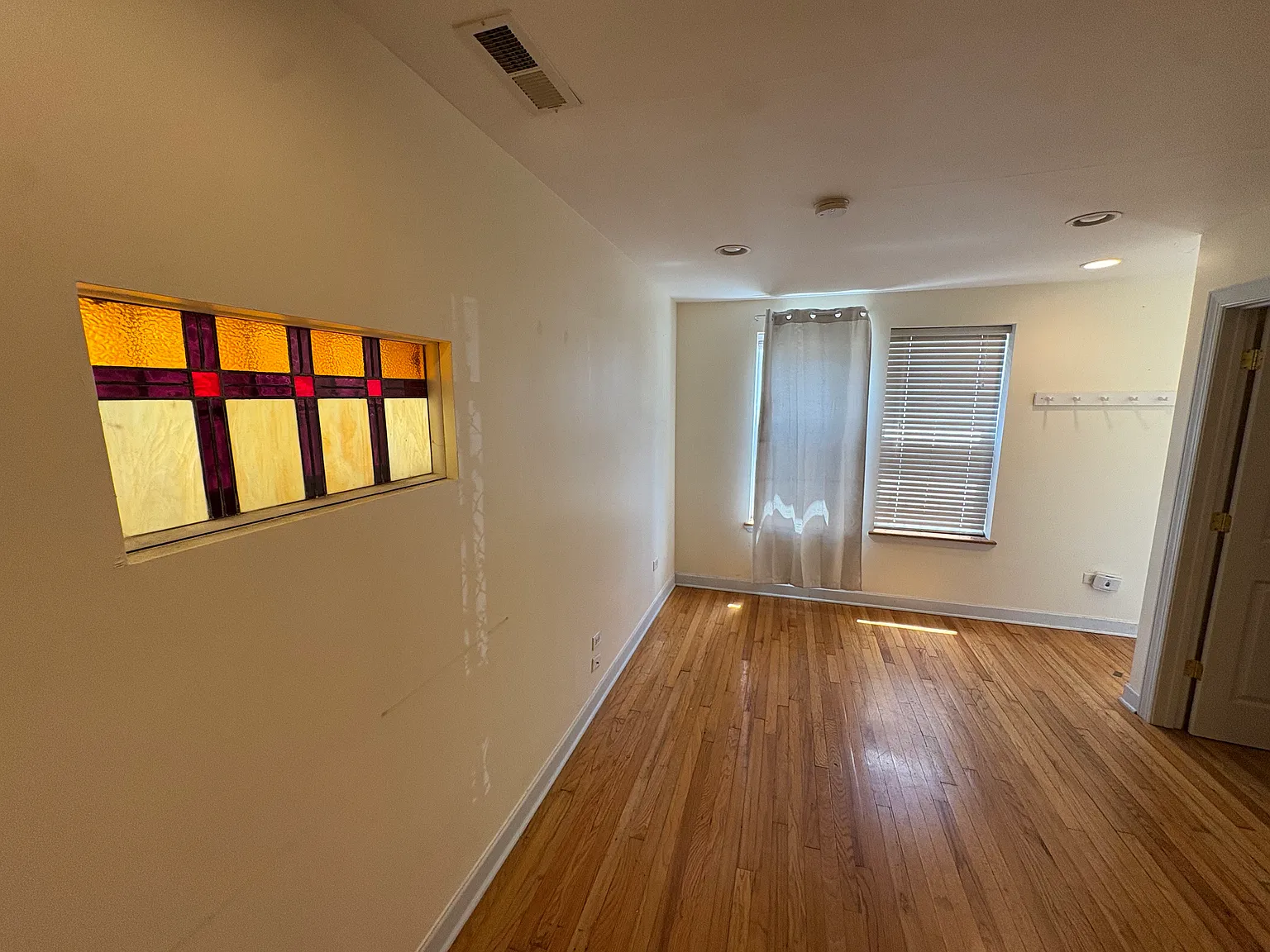 2 bed, 1200 sqft, $2,295 — Photo 2