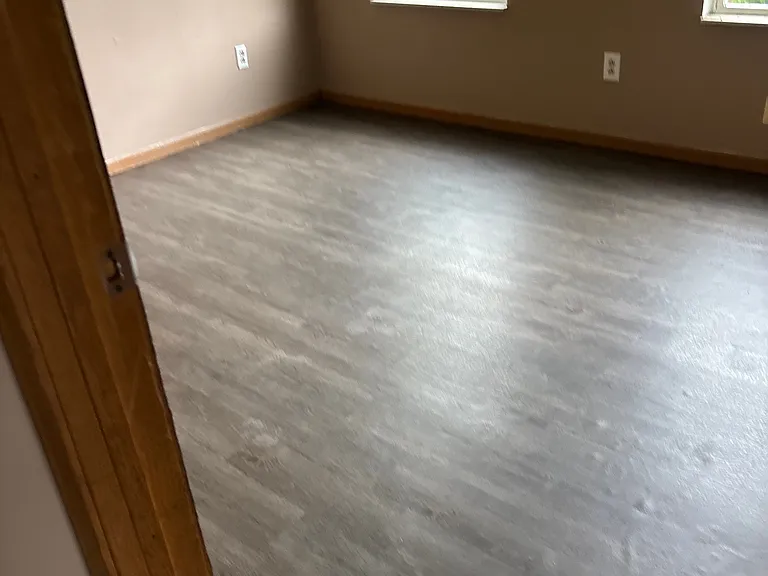 913 Hawthorne St — Photo 3