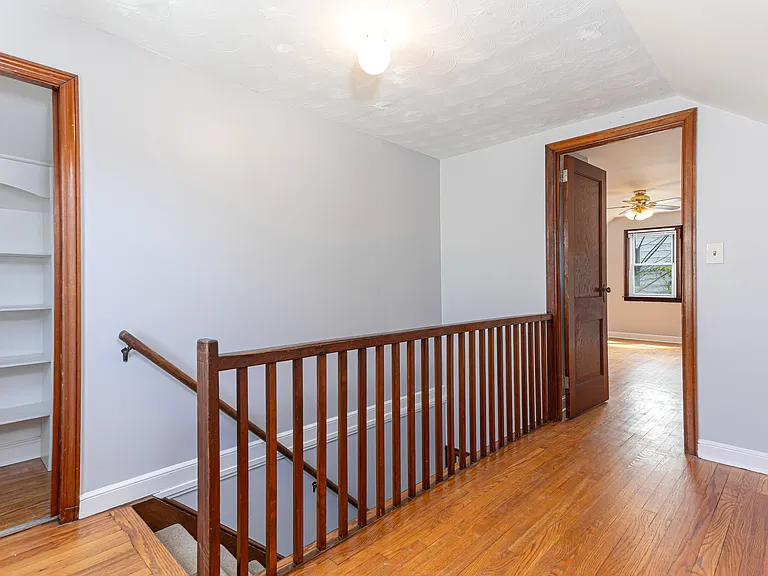 296 Birdseye St — Photo 12