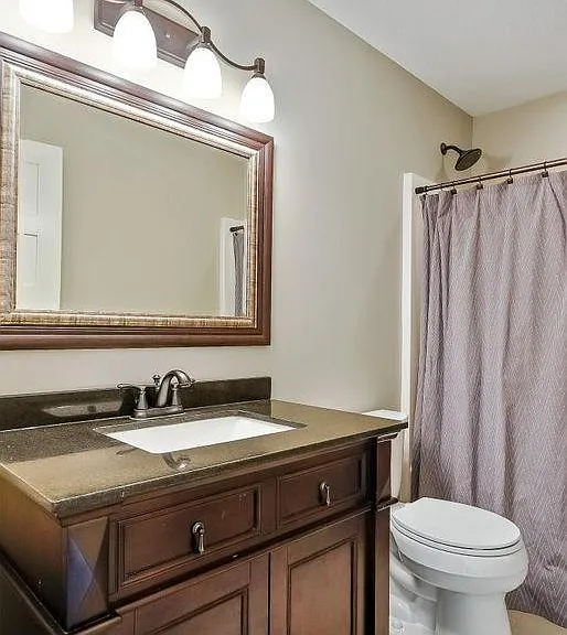 890 Goodrich Ave — Photo 17
