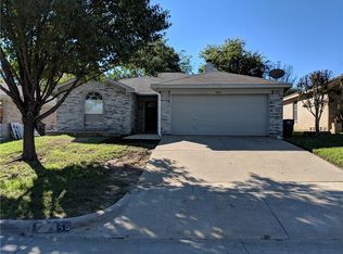 9945 Long Rifle Dr, Fort Worth, TX 76108