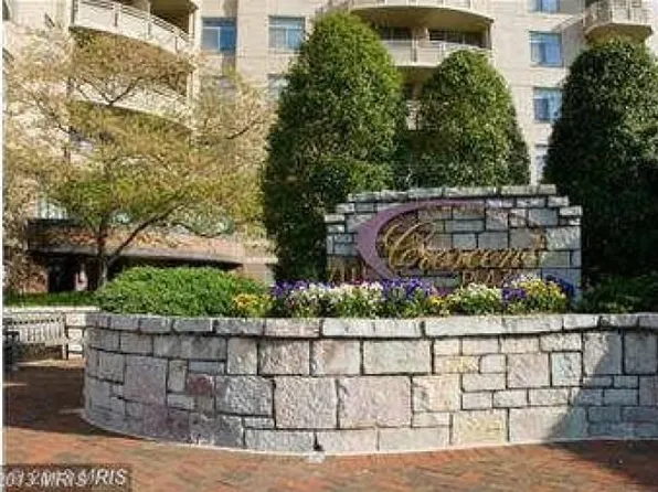 7111 Woodmont Ave APT 803, Bethesda, MD 20815