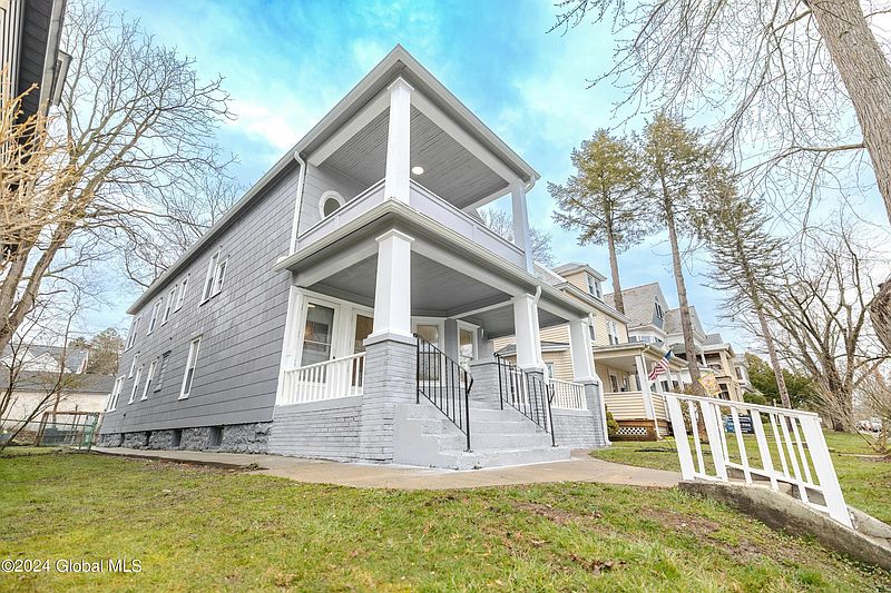 3rd image of 1241 Glenwood Boulevard