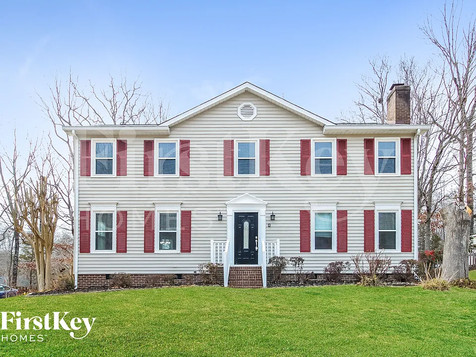 3005 Manchester Dr