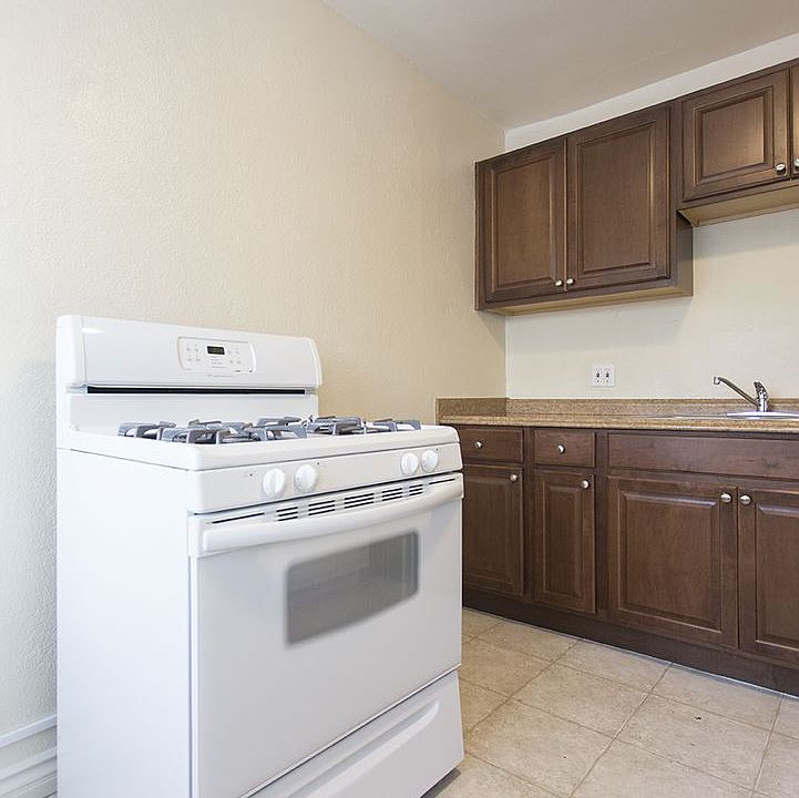 1st image of 638 Westbourne St