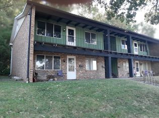 740 E Shore Dr APT 7, Pekin, IL