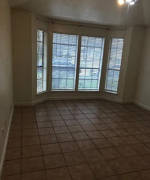 18119 Twin Creek Dr — Photo 15