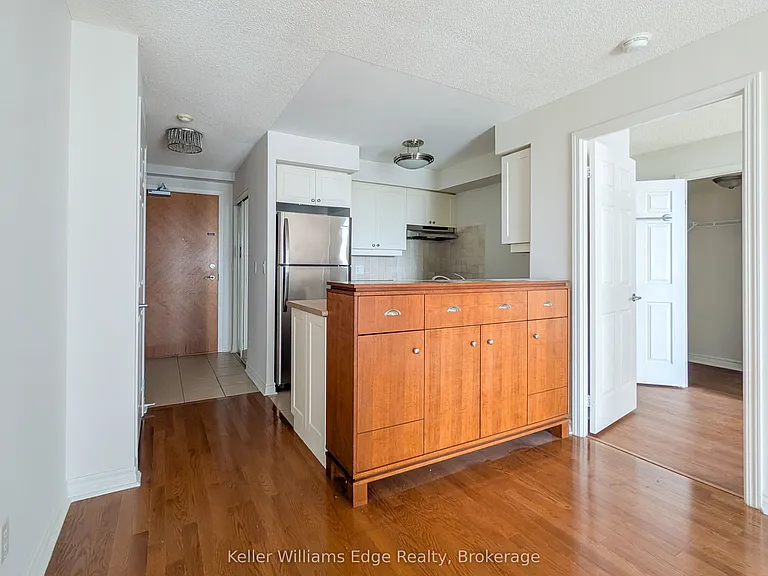 70 High Park Ave #1007 — Photo 15