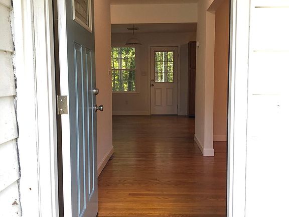 2nd image of 45683 Linden Ln