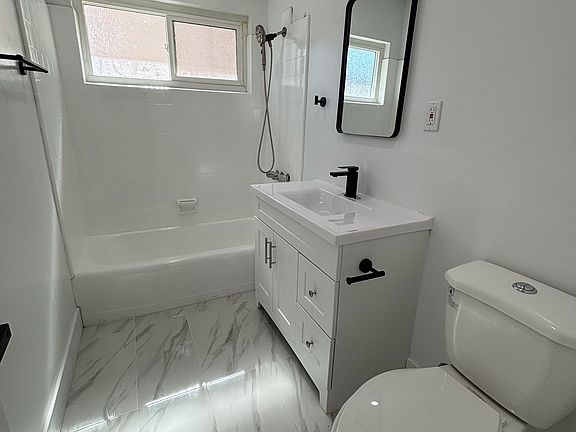 5th image of 14939 Gagely Dr APT 2