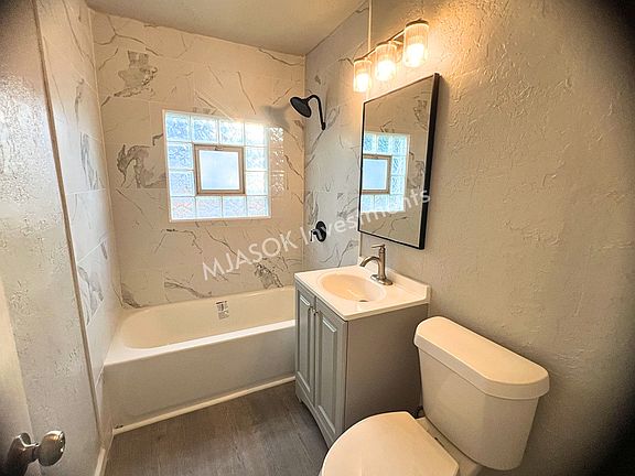 5th image of 2308 NW 20th St