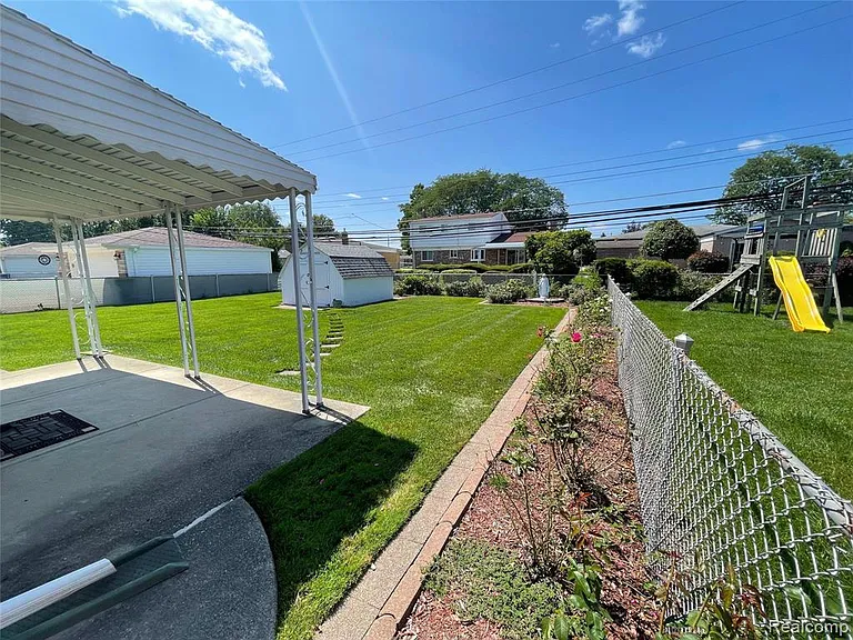 32827 Dover Ave — Photo 62