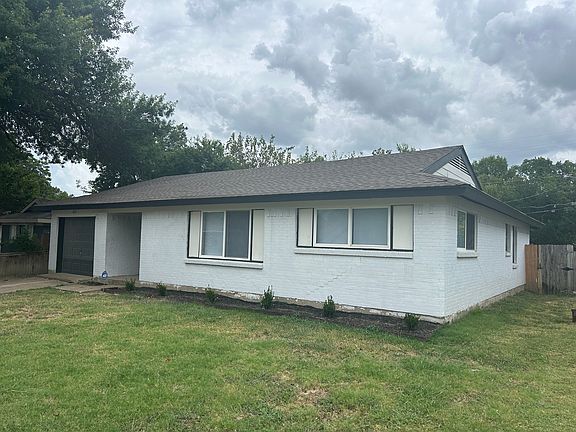 2nd image of 822 Curtis Dr