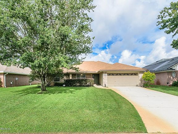 2nd image of 4560 Pebble Brook Dr