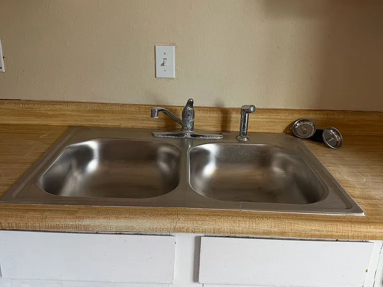 8 Alicia Dr — Photo 5