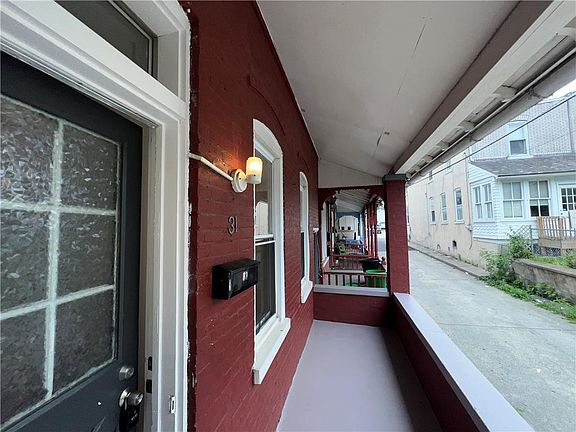 2nd image of 31 N Poplar St