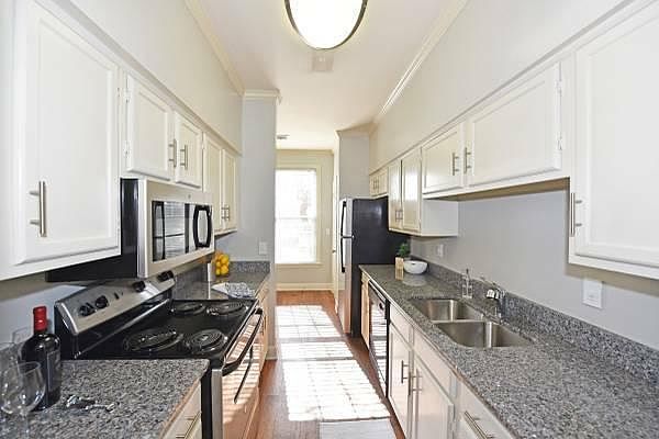 1st image of 4141 Woodlawn Dr #85cmcnz30
